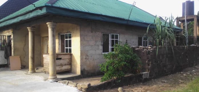 2 bedroom flat bungalow & self contain on half plot in PH for sale 2 bedroom flat bungalow & self contain on half plot in PH for sale