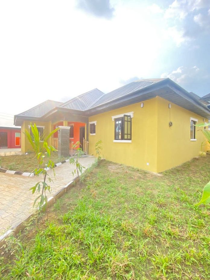 3 Bedroom Bungalow with a security house & a BQ for sale 3 Bedroom Bungalow with a security house & a BQ for sale